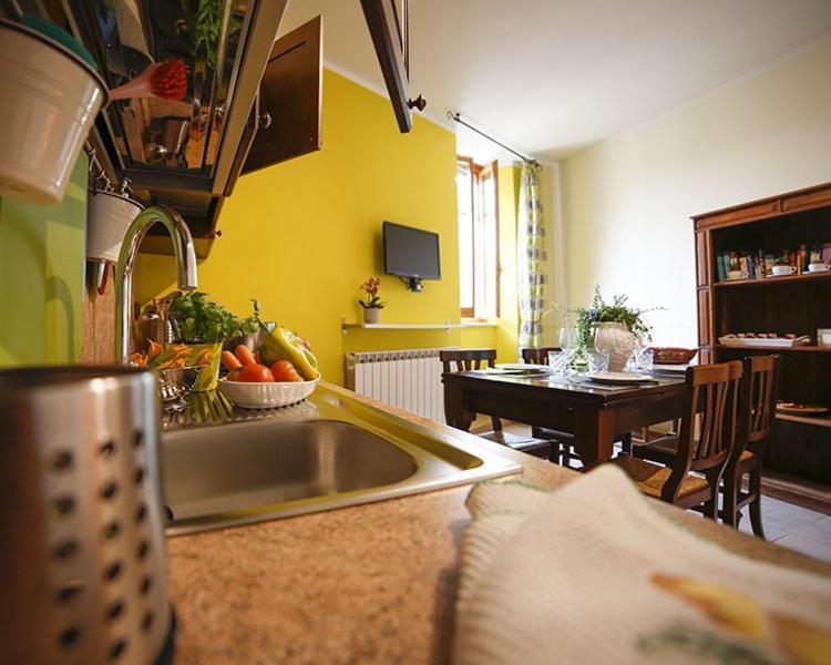 Palazzo Le Muse Apartments Беванья Экстерьер фото